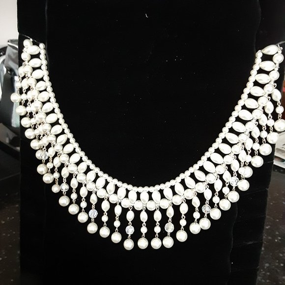 Vintage Necklace - Costume Pearl and Crystal Beads - Picture 7 of 10